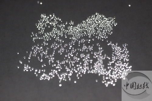 新县金属表面处理厂喷砂玻璃微珠清理